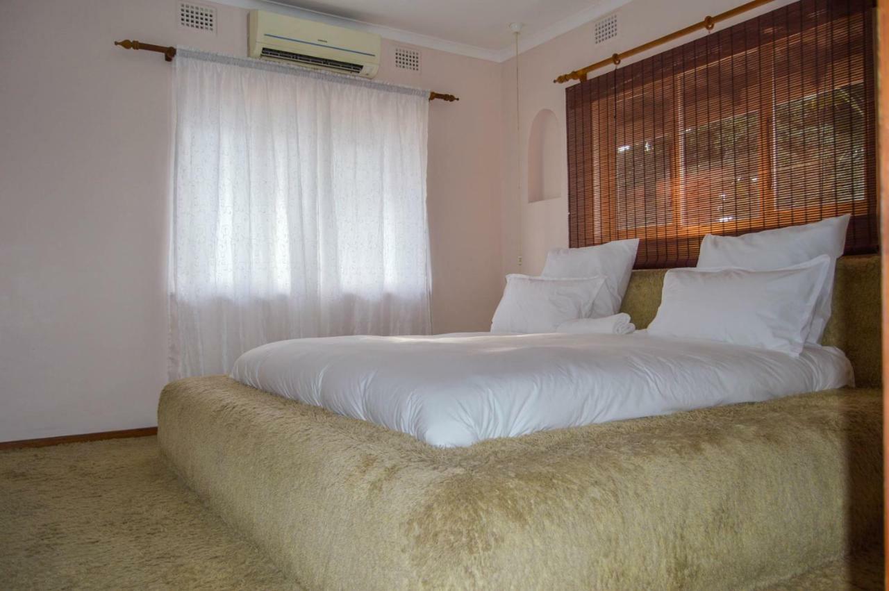 Emangunini Guest House Richards Bay Exterior foto