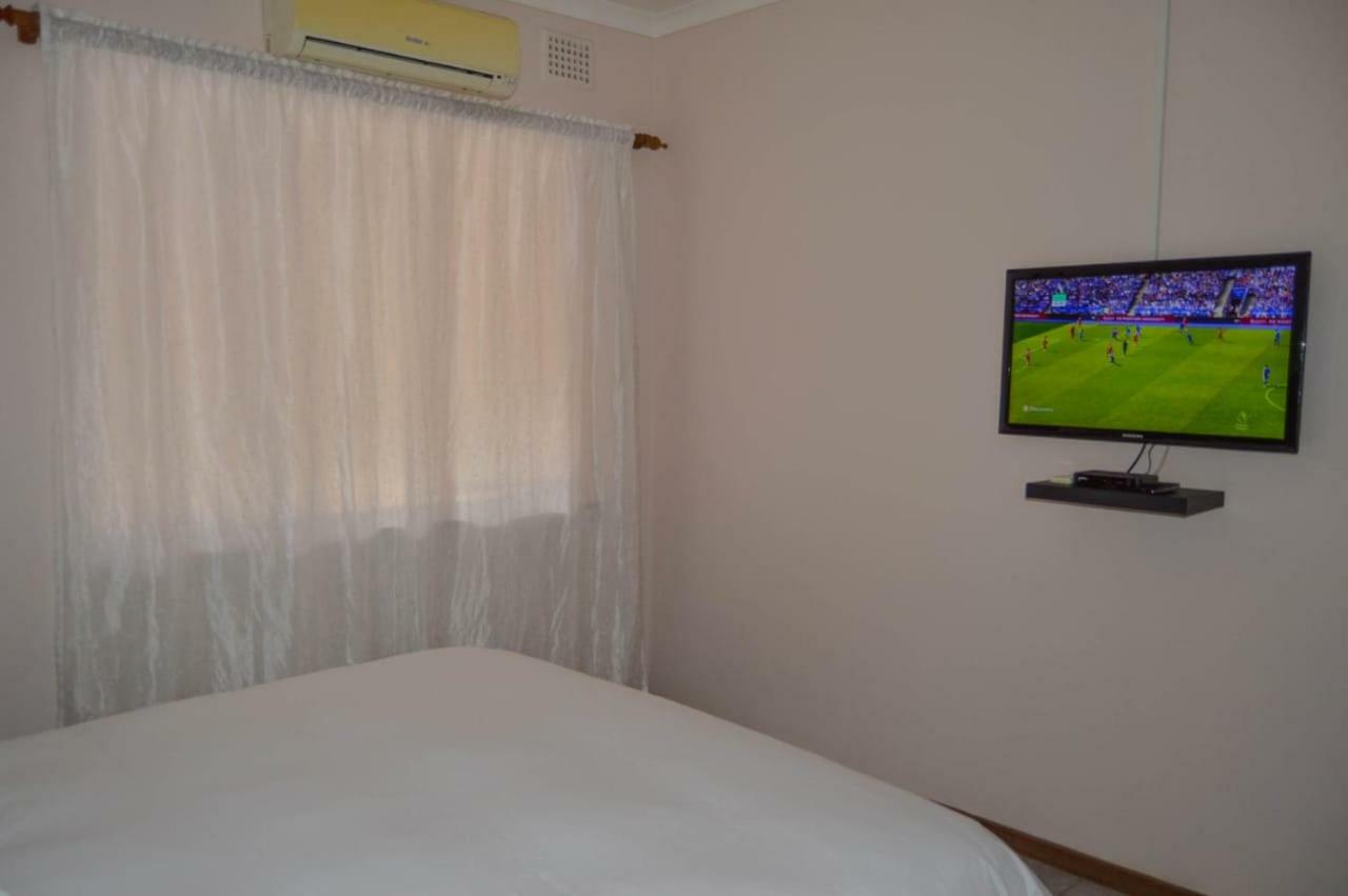 Emangunini Guest House Richards Bay Exterior foto