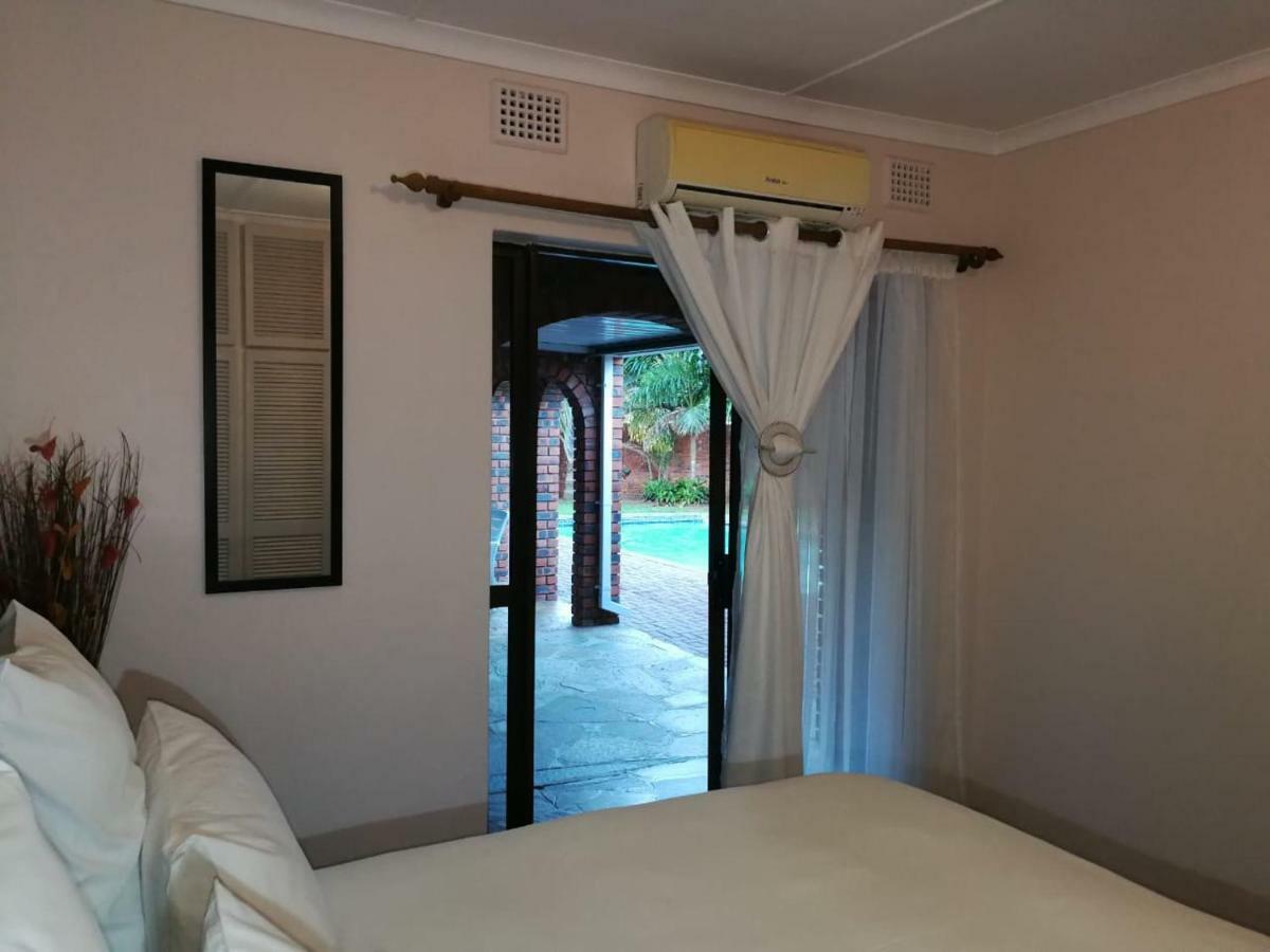 Emangunini Guest House Richards Bay Exterior foto