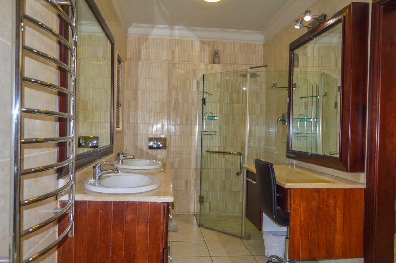 Emangunini Guest House Richards Bay Exterior foto