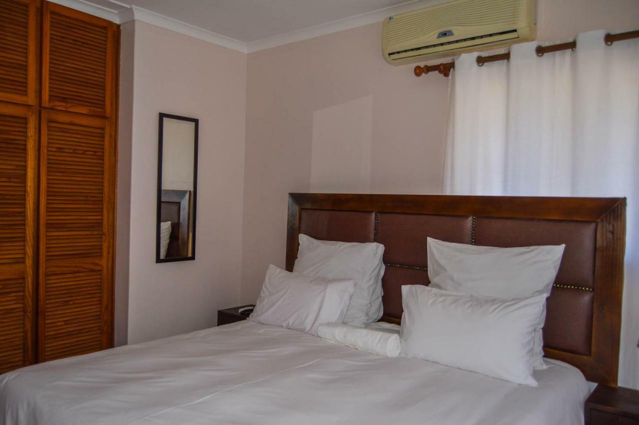Emangunini Guest House Richards Bay Exterior foto