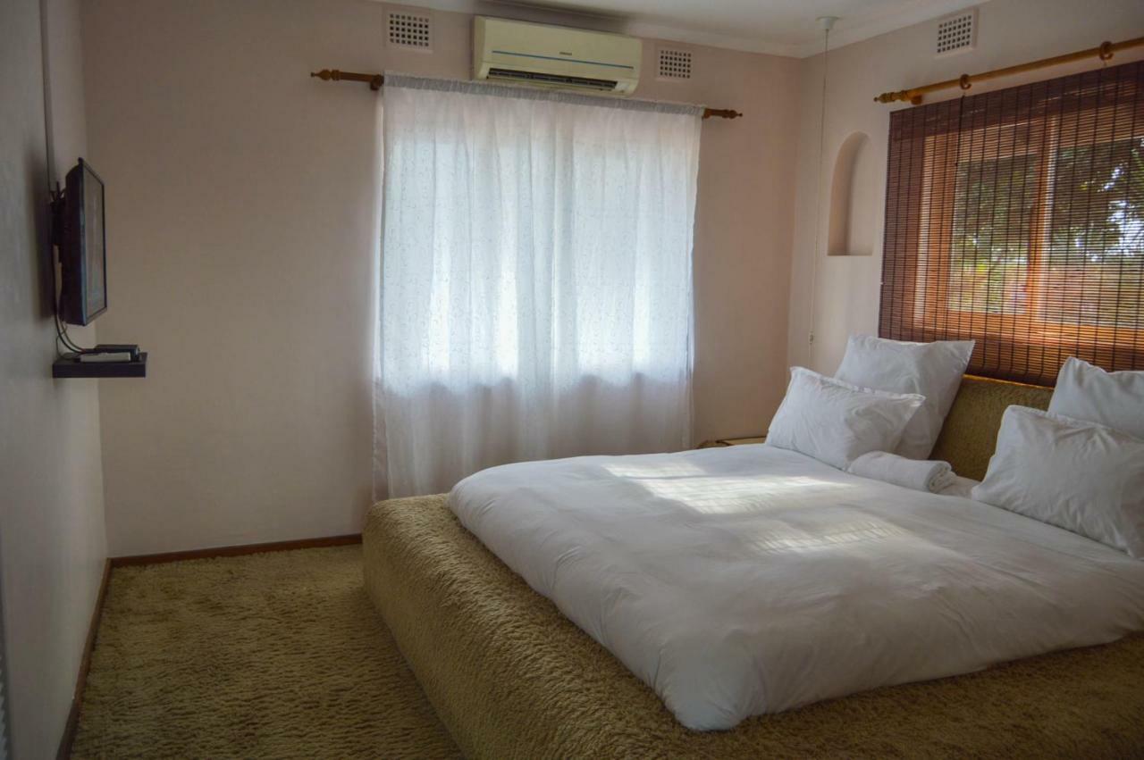 Emangunini Guest House Richards Bay Exterior foto