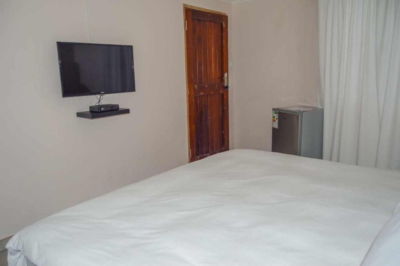 Emangunini Guest House Richards Bay Exterior foto