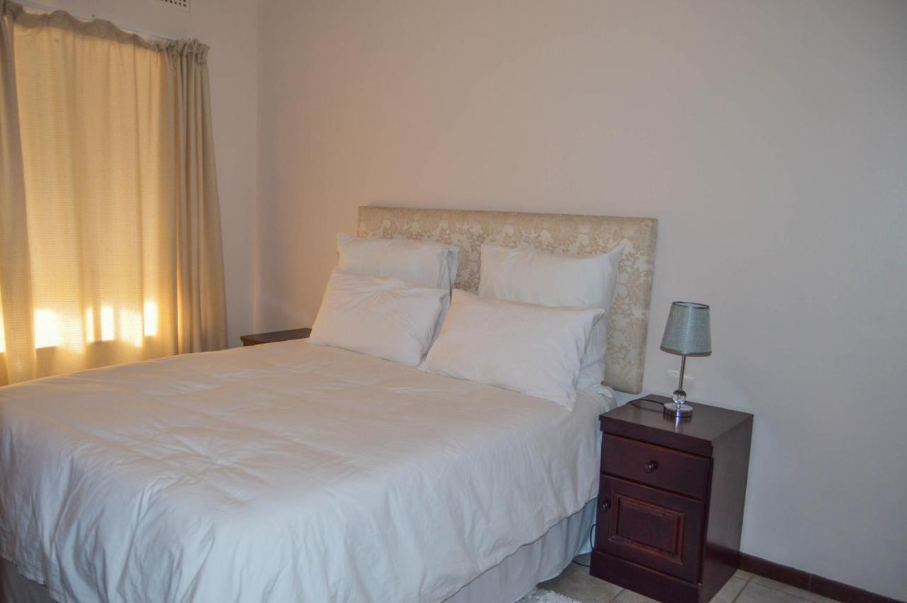 Emangunini Guest House Richards Bay Exterior foto