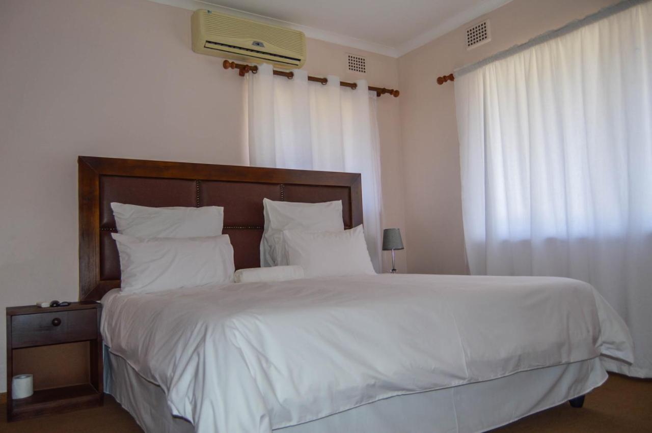 Emangunini Guest House Richards Bay Exterior foto